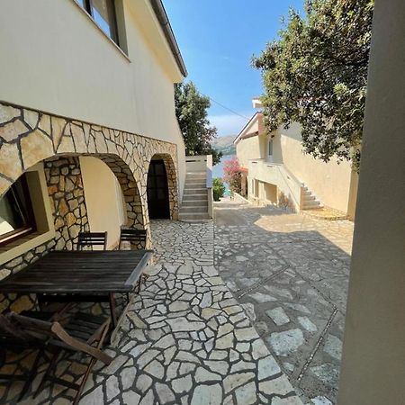Apartment Victoria Stara Baška Extérieur photo