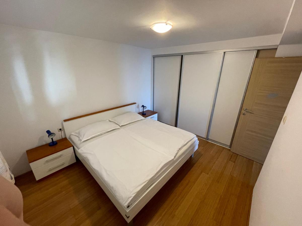 Apartment Victoria Stara Baška Extérieur photo